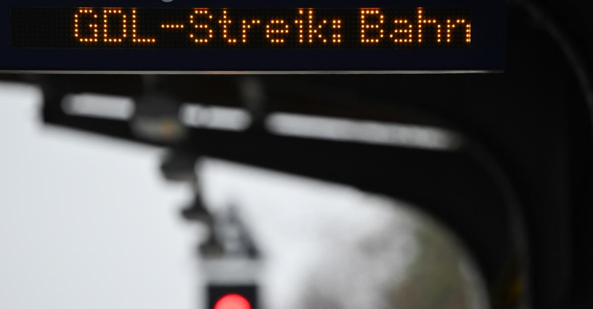 GDL-Mitglieder Stimmen Für Unbefristete Streiks Bei Der Bahn